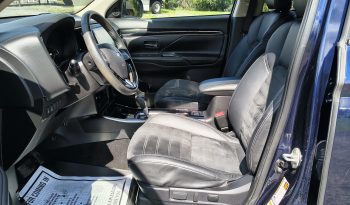 2020 Mitsubishi Outlander SE full