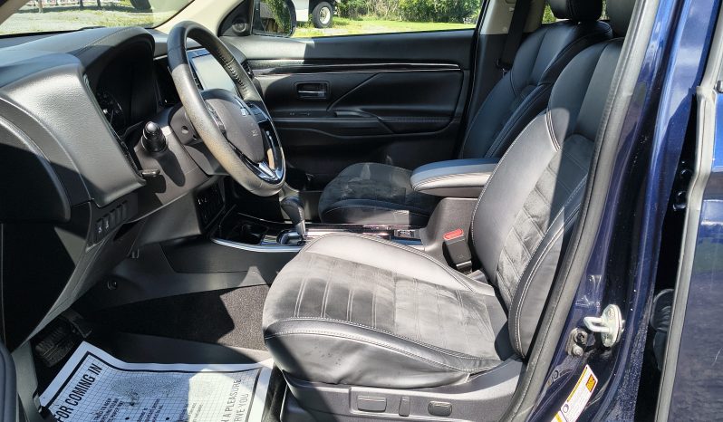 2020 Mitsubishi Outlander SE full