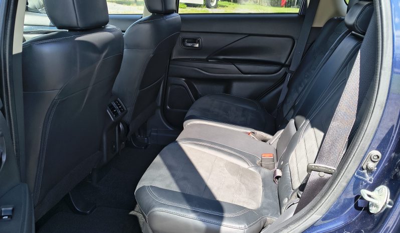 2020 Mitsubishi Outlander SE full