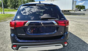 2020 Mitsubishi Outlander SE full