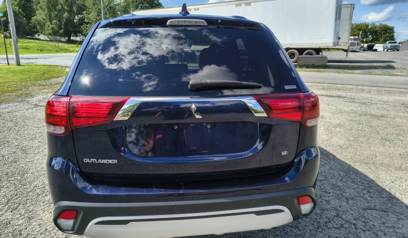 2020 Mitsubishi Outlander SE full