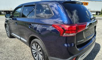 2020 Mitsubishi Outlander SE full