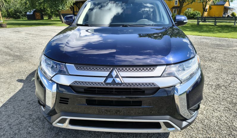 2020 Mitsubishi Outlander SE full