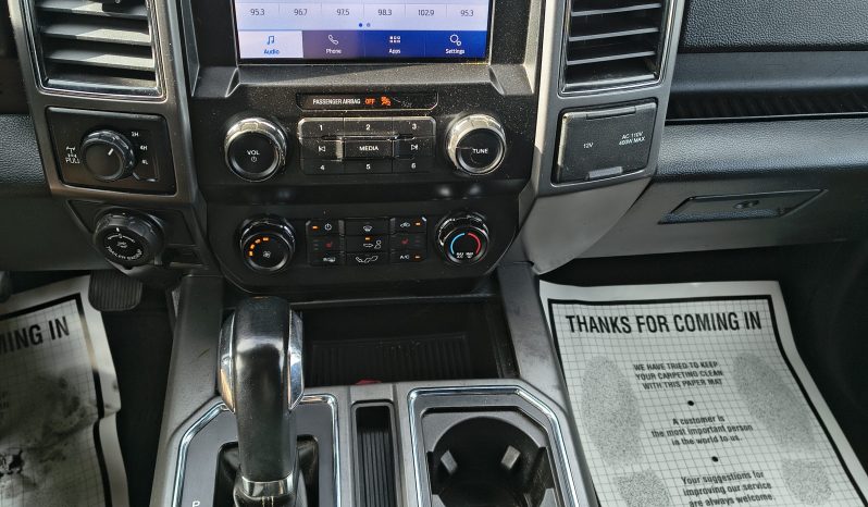 2020 Ford F-150 XLT Crew Cab full