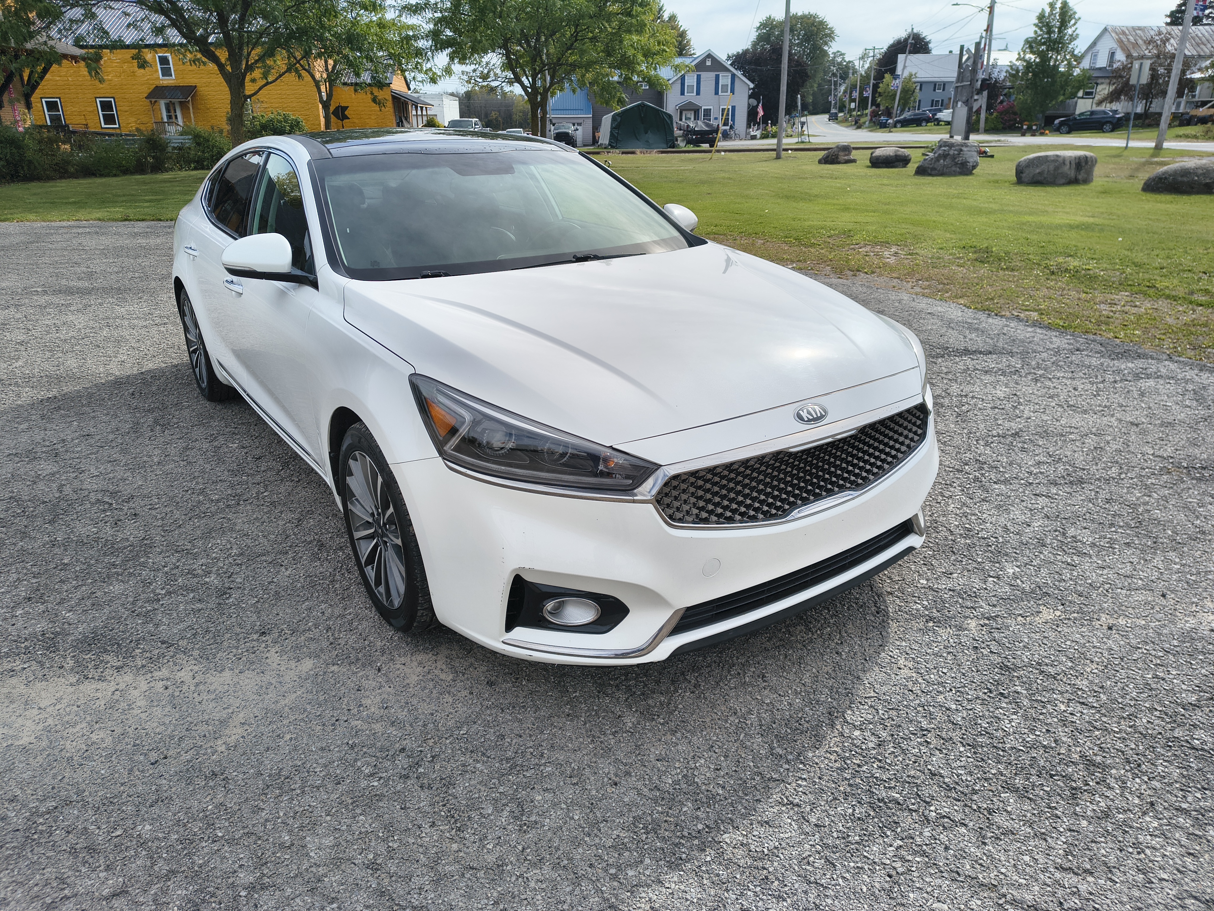 2018 Kia Cadenza Technology
